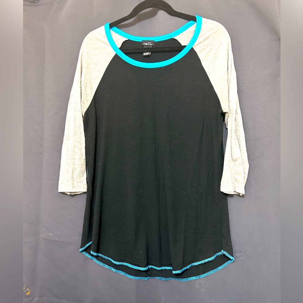 Rue21 Large 3/4th sleeve baseball tee